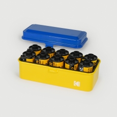 Kodak Film Case 120/135 base yellow, cap blue (for 8 rolls of 120 or 10 rolls of 135 film) - doppelreihig